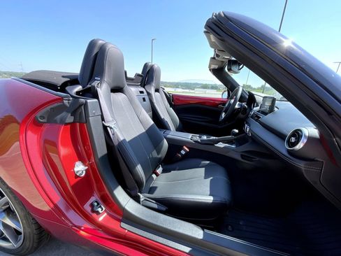 Certified 2022 MAZDA MX-5 Miata Grand Touring RWD image 16