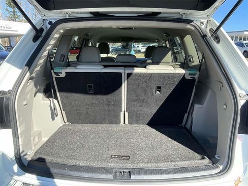 Used 2019 Volkswagen Atlas SE w/ Towing Package image 16