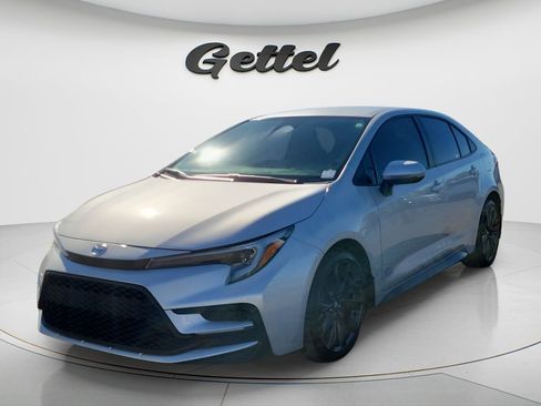 Used 2025 Toyota Corolla SE image 1