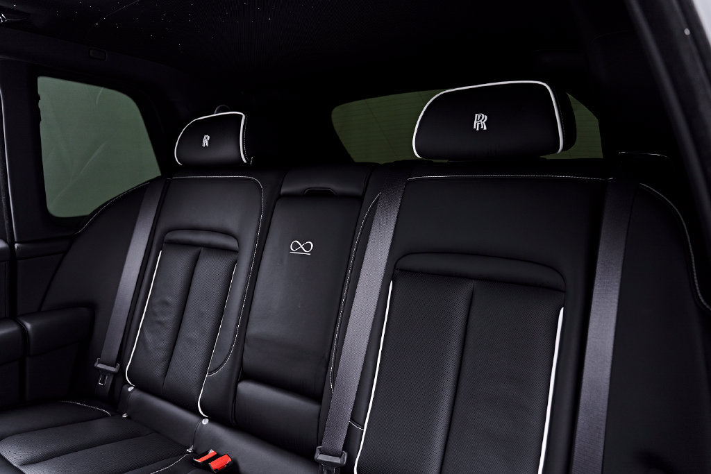 Used 2025 Rolls-Royce Cullinan Black Badge AWD/4WD image 57