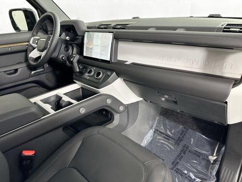Used 2025 Land Rover Defender 110 S AWD/4WD image 27