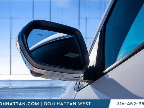 Used 2025 GMC Acadia Elevation image 40