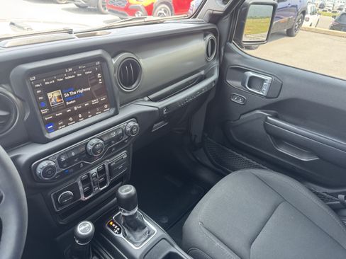 Used 2023 Jeep Wrangler Unlimited w/ Sun & Screen Package AWD/4WD image 26