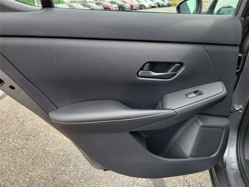 Used 2024 Nissan Sentra SV FWD image 15