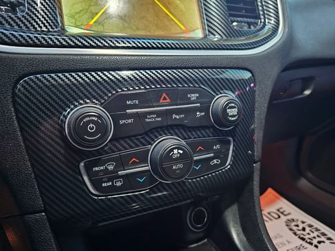 Used 2019 Dodge Charger GT image 25