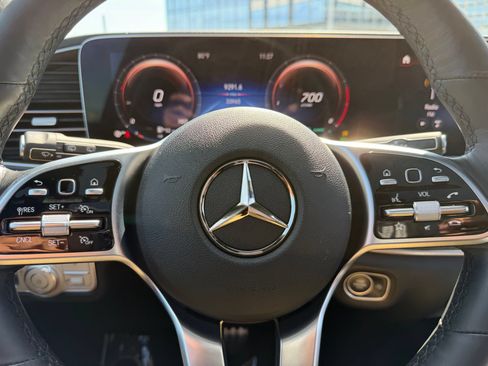 Used 2022 Mercedes-Benz GLS 450 4MATIC image 11
