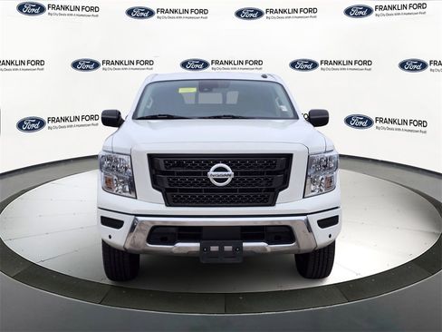 Used 2021 Nissan Titan SV w/ SV Convenience Package image 8