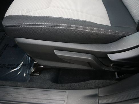 Used 2021 Subaru Forester AWD/4WD image 15