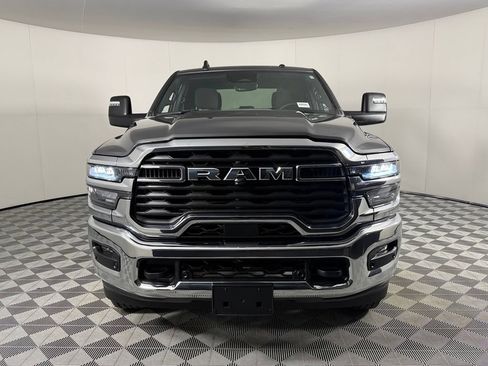 Used 2025 RAM 2500 Big Horn AWD/4WD image 4