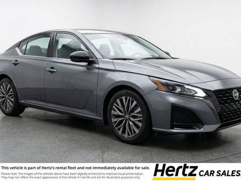 Used 2025 Nissan Altima 2.5 SV FWD image 1