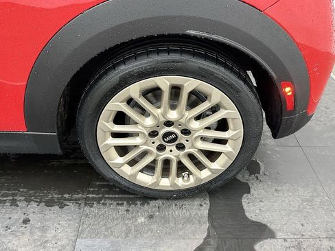 Certified 2025 MINI Cooper 2-Door Hardtop image 25