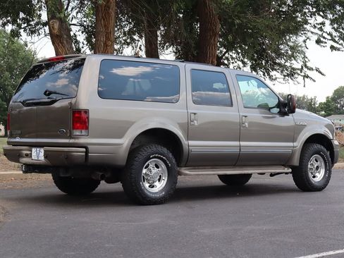 Used 2005 Ford Excursion Limited AWD/4WD image 5