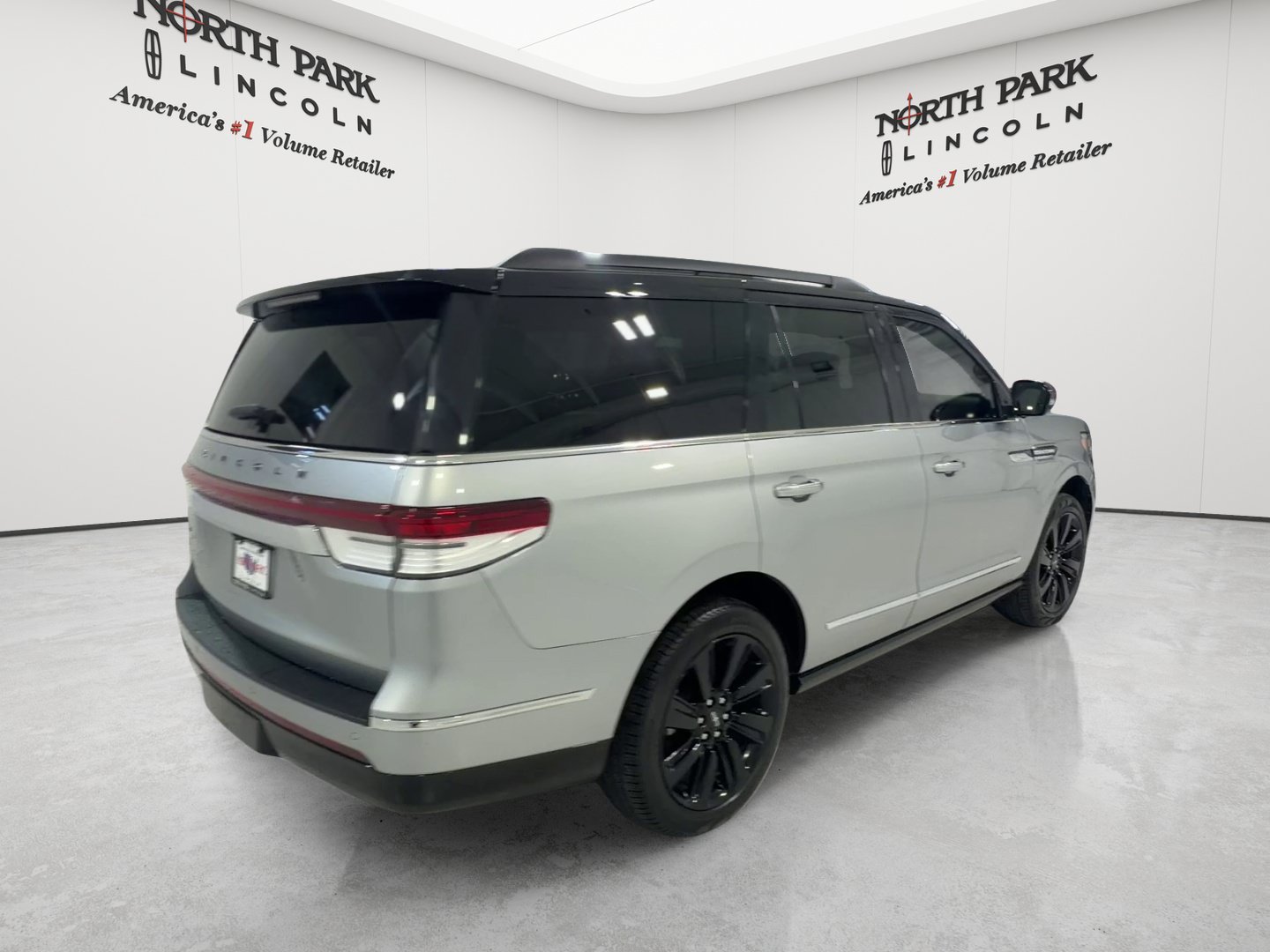 Used 2024 Lincoln Navigator Black Label AWD/4WD image 5