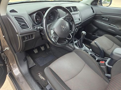 Used 2017 Mitsubishi Outlander Sport ES FWD image 11
