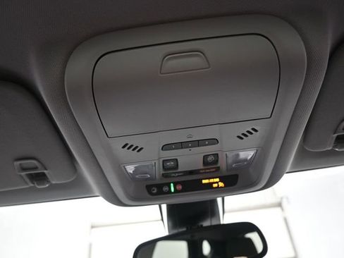 Used 2023 Chevrolet Blazer LT image 12