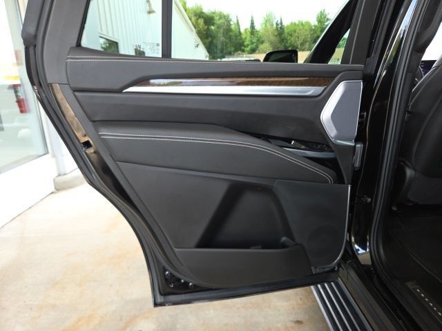 Used 2025 Cadillac Escalade Sport Platinum AWD/4WD image 47