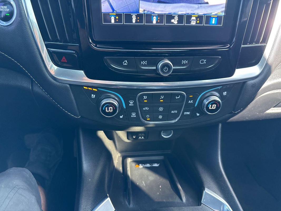 Used 2023 Chevrolet Traverse Premier AWD/4WD image 32