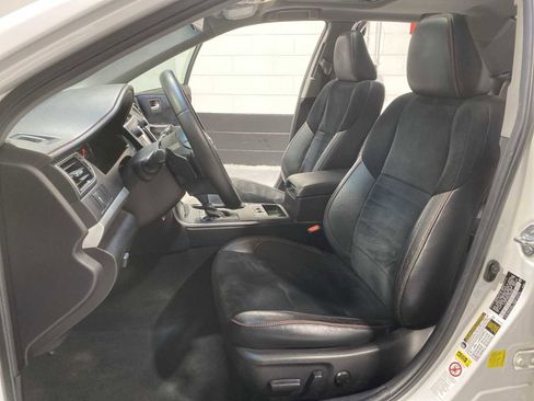 Used 2015 Toyota Camry XSE image 11