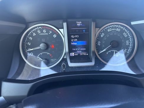 Used 2022 Toyota Tacoma SR5 image 18