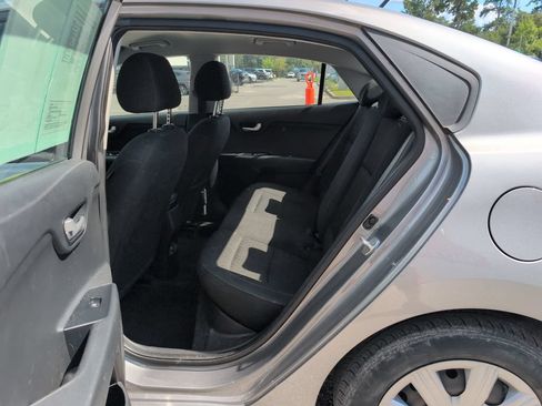 Used 2022 Kia Rio S FWD image 11
