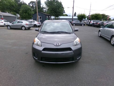Used 2009 Scion xD FWD image 2