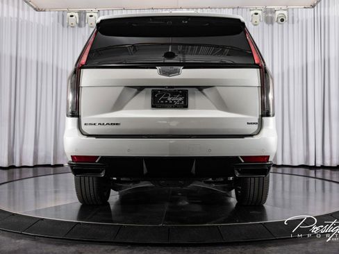 Used 2021 Cadillac Escalade Sport w/ Driver Assist Tech Package image 14