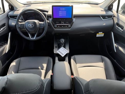 Used 2026 Toyota Corolla Cross XLE w/ Convenience Package image 12