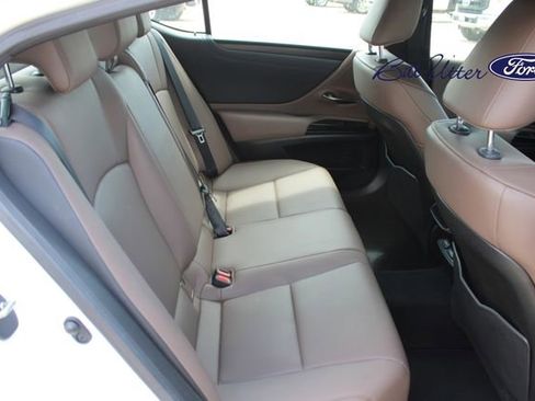Used 2025 Lexus ES 350 w/ Premium Package FWD image 13