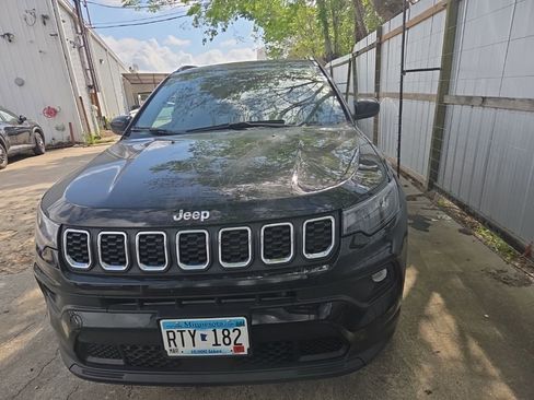 Used 2025 Jeep Compass Latitude image 7