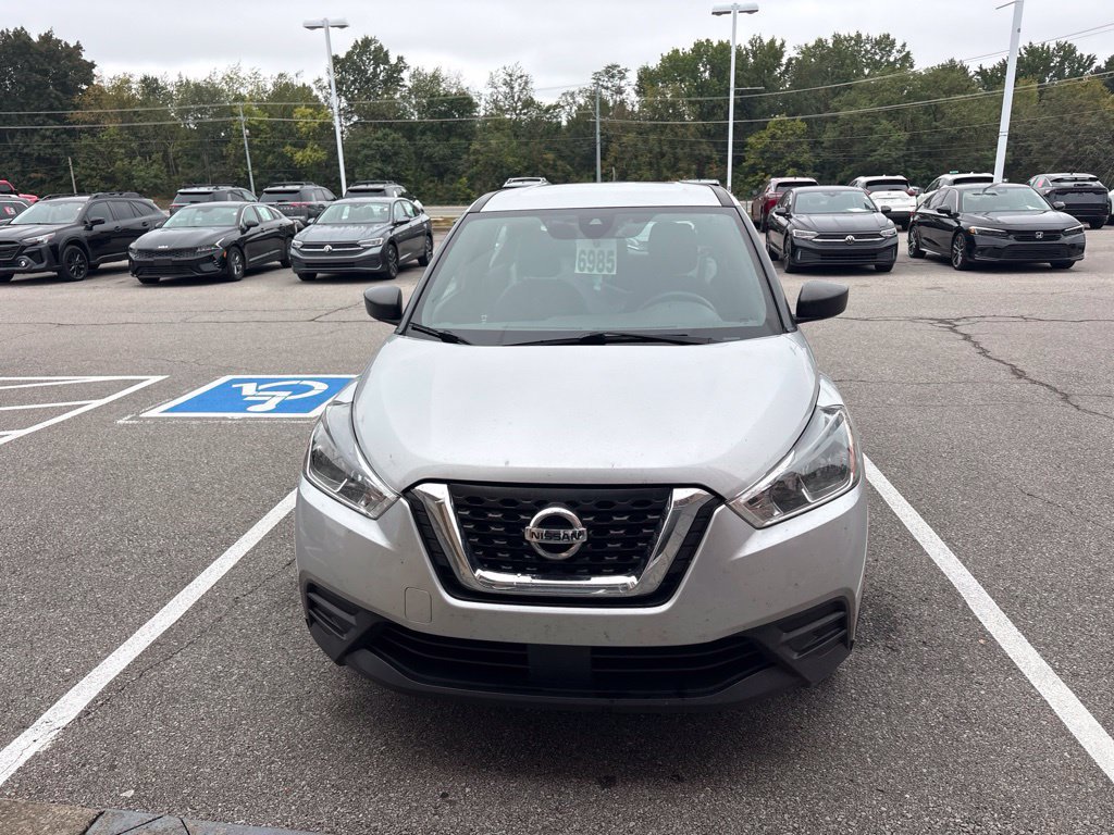 Used 2020 Nissan Kicks S FWD image 2