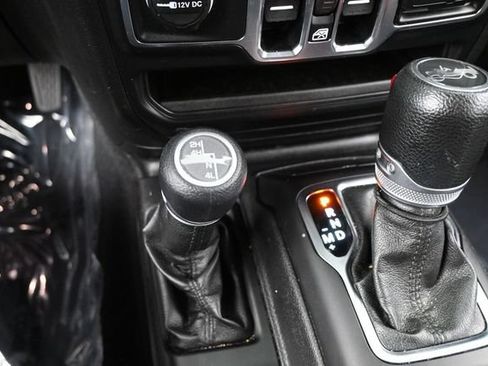 Used 2018 Jeep Wrangler Unlimited Sport S AWD/4WD image 19