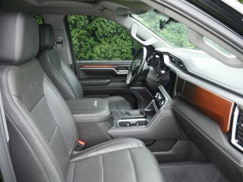 Used 2024 GMC Sierra 2500 Denali w/ Denali Reserve Package AWD/4WD image 30