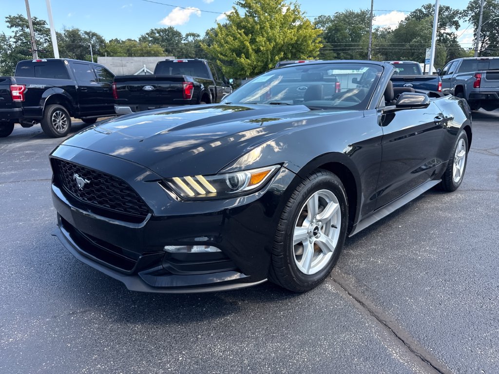 Used 2016 Ford Mustang Convertible RWD image 35