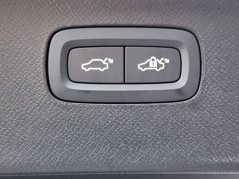 New 2025 Volvo XC90 B6 Core w/ Protection Package Premier image 24