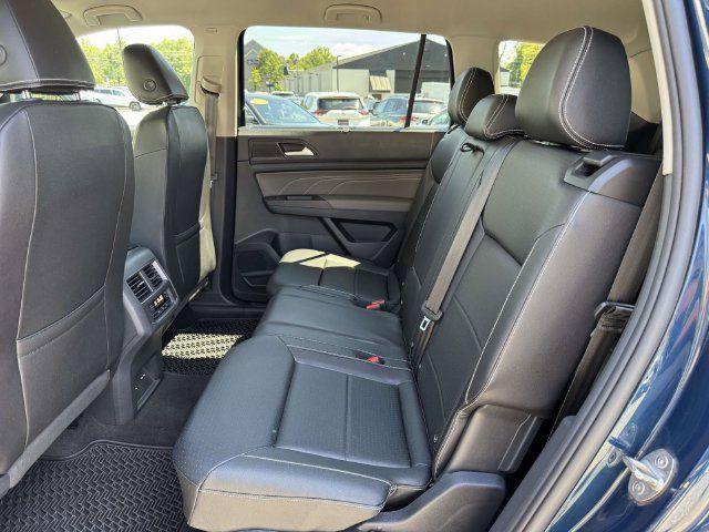 Used 2022 Volkswagen Atlas SE w/ Black Wheel Package AWD/4WD image 14