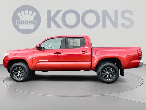 Used 2022 Toyota Tacoma SR5 AWD/4WD image 5