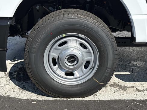 New 2026 Ford F250 XL AWD/4WD image 9