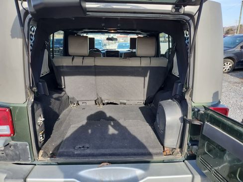 Used 2008 Jeep Wrangler Unlimited Sahara w/ Dual Top Group image 25