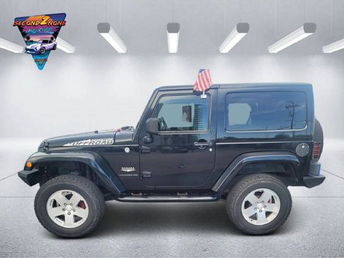 Used 2011 Jeep Wrangler Sahara AWD/4WD image 5