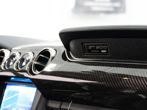 Used 2021 Ford Mustang Shelby GT500 w/ Carbon Fiber Track Pack image 28