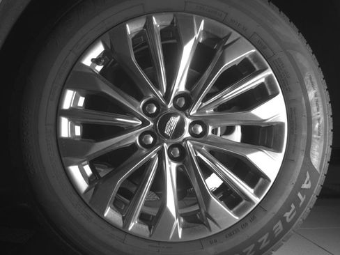Used 2025 Cadillac XT4 Premium Luxury FWD image 13