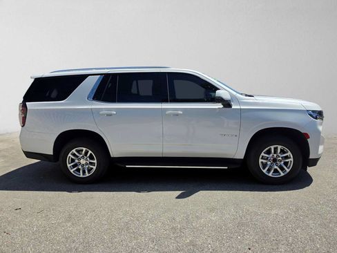 Used 2022 Chevrolet Tahoe LT w/ Luxury Package RWD image 2