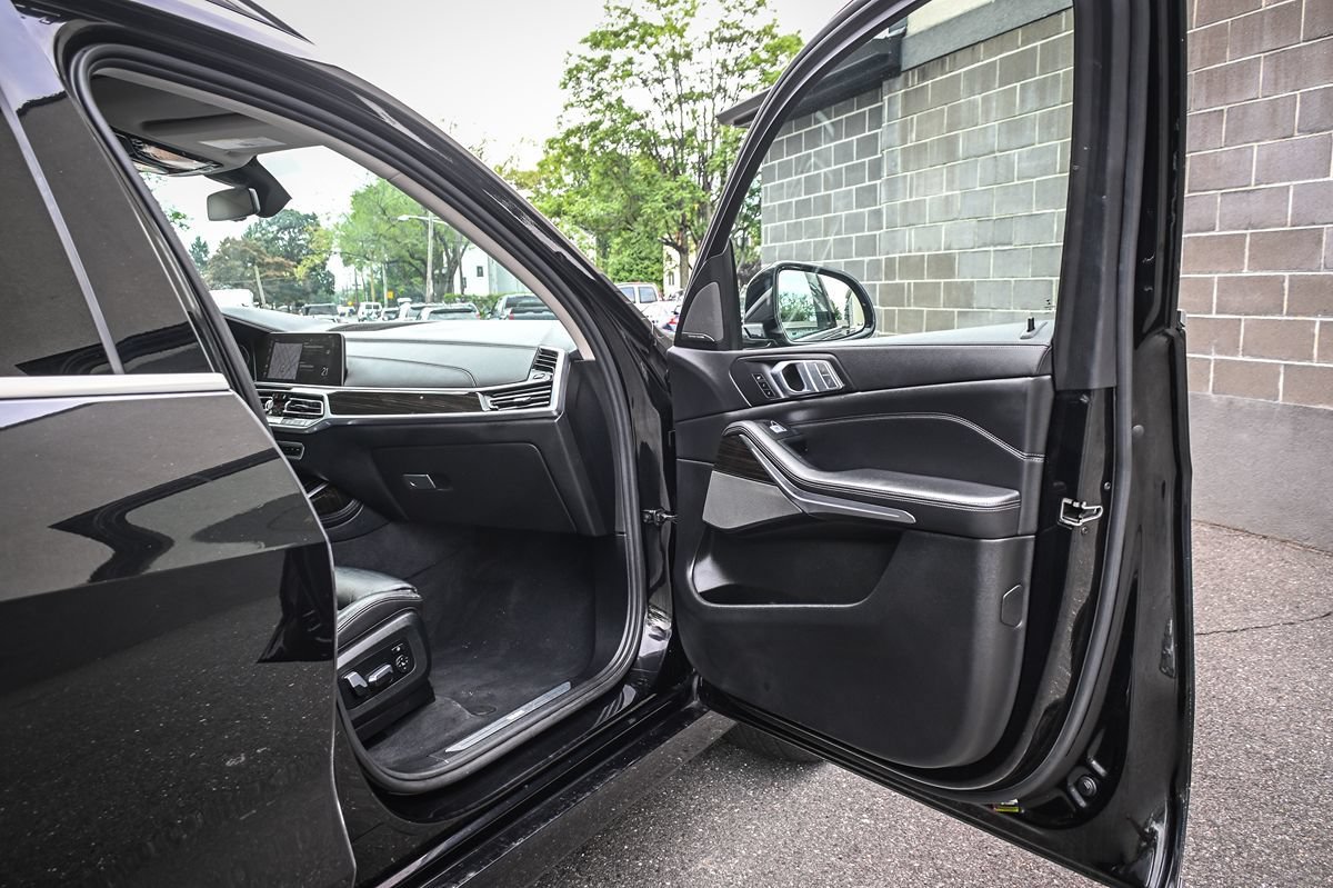 Used 2020 BMW X7 xDrive40i w/ Premium Package AWD/4WD image 19