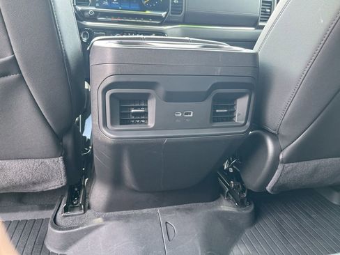 Used 2024 Chevrolet Silverado 1500 LT Trail Boss w/ LT Trail Boss Premium Package image 16