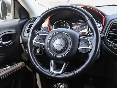 Used 2019 Jeep Compass Trailhawk AWD/4WD image 19