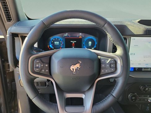 New 2025 Ford Bronco Outer Banks w/ Black Appearance Package image 10