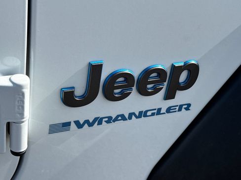 Used 2023 Jeep Wrangler Unlimited w/ 8.4" Radio Group AWD/4WD image 8