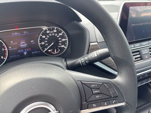 Used 2025 Nissan Altima 2.5 SV image 40