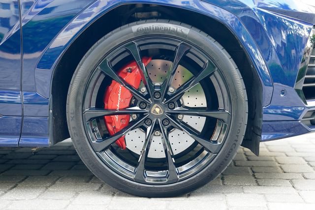 Used 2022 Lamborghini Urus AWD/4WD image 35