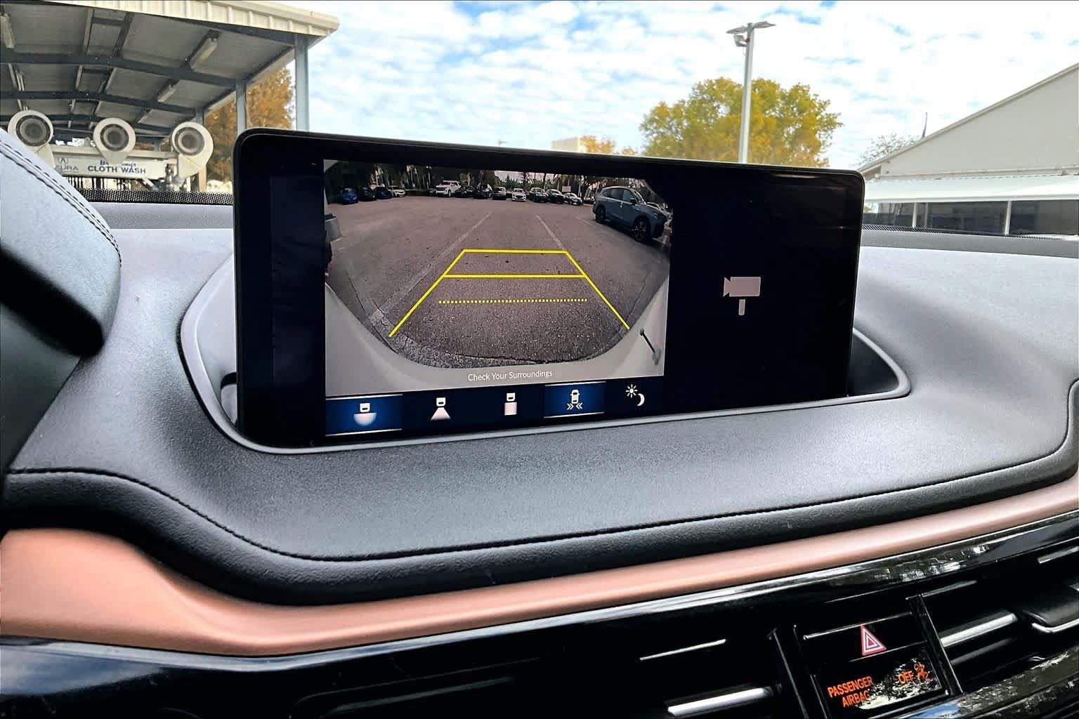 Used 2023 Acura MDX w/ Technology Package FWD image 24